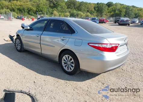 2016 Toyota Camry Le z USA, uszkodzony, nr VIN 4T4BF1FK6GR544108